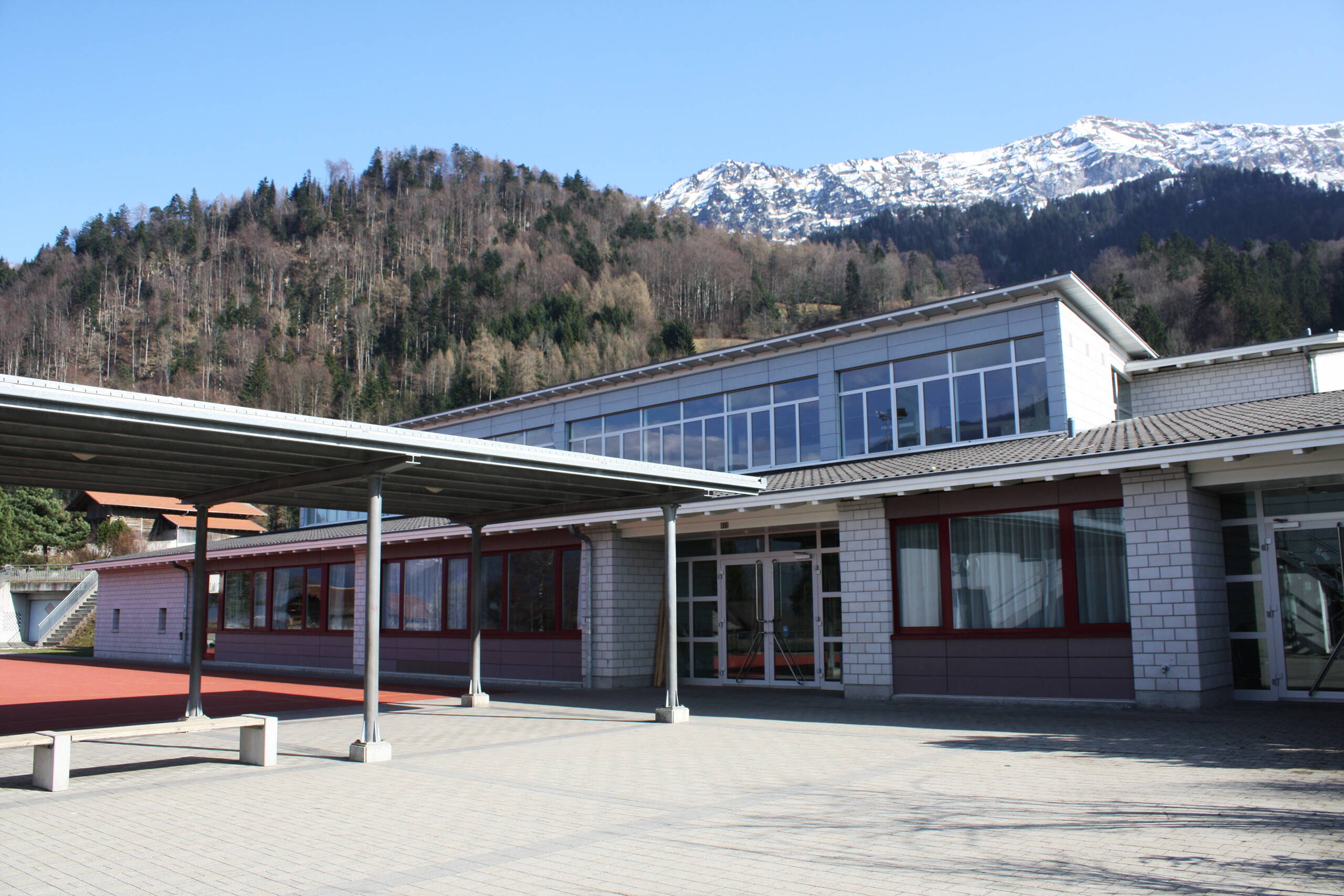 Schulhaus Gemeinde Leissigen